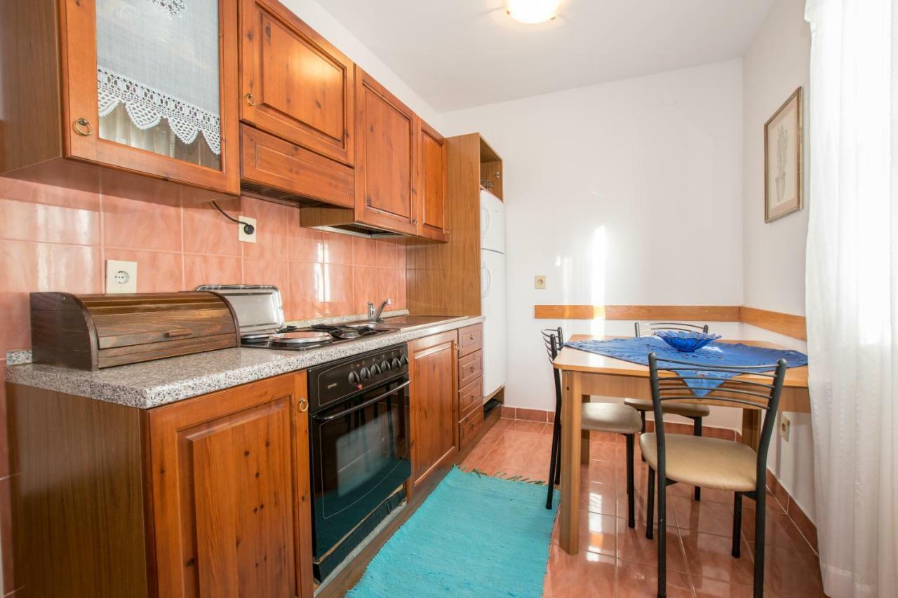 Apartments Mirjana Pula Luaran gambar