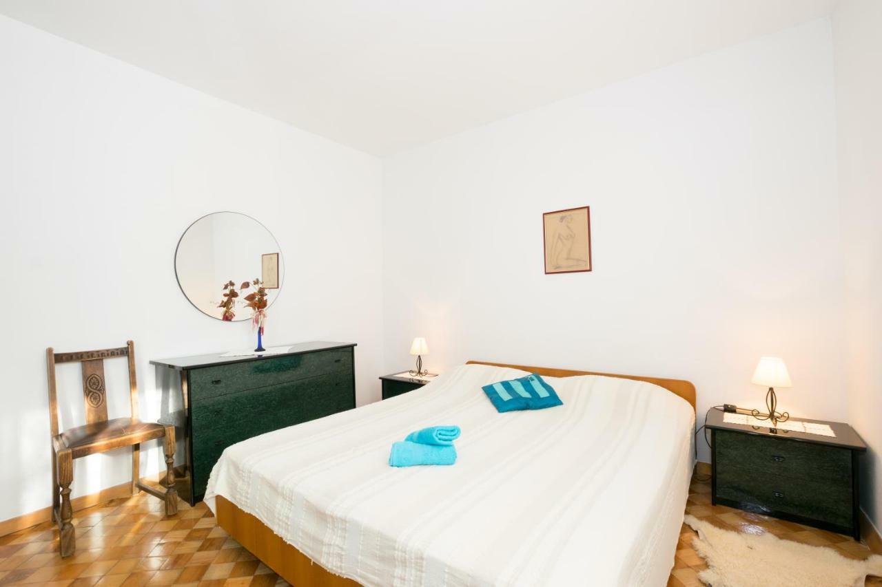 Apartments Mirjana Pula Luaran gambar